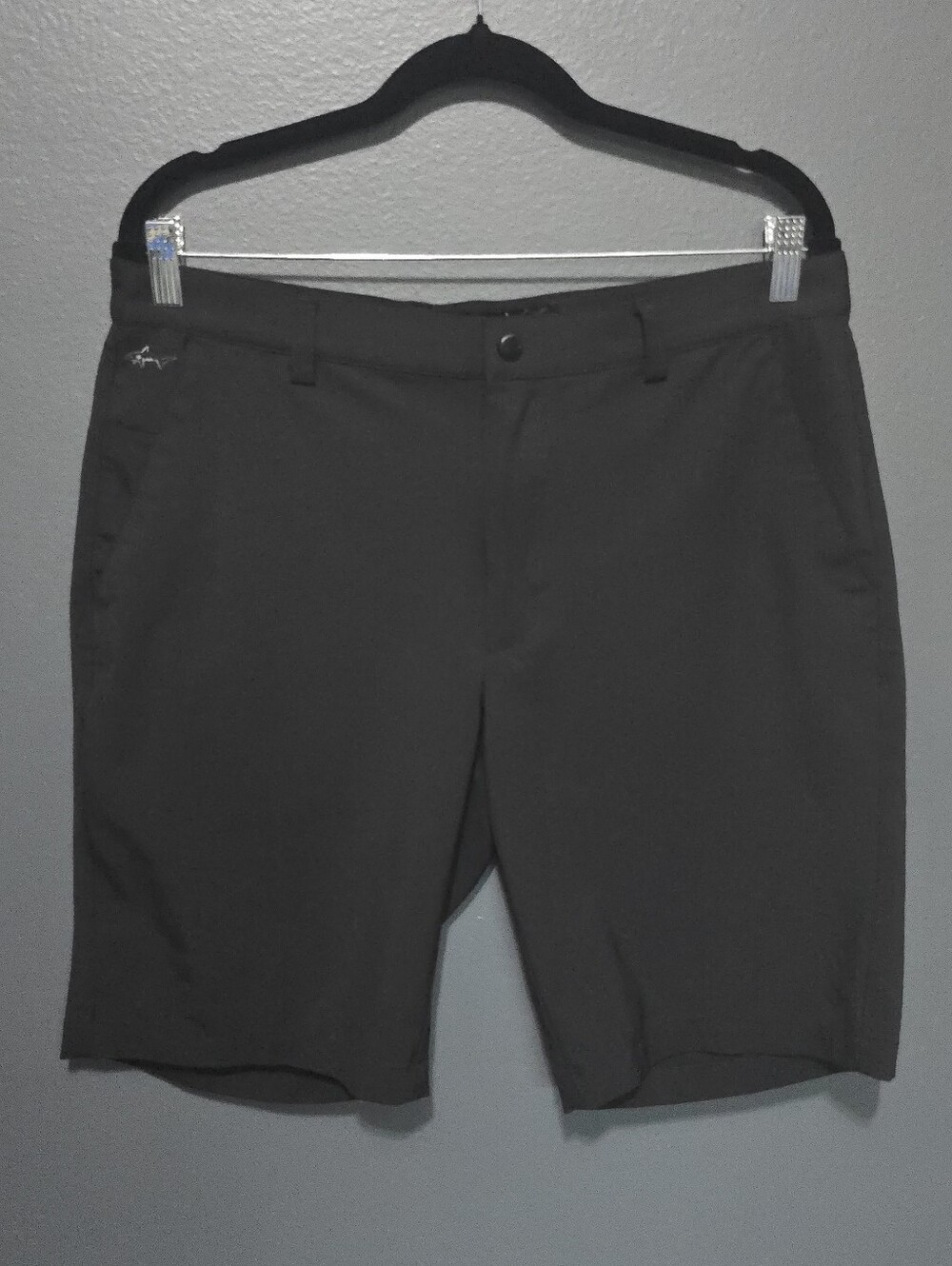 Greg Norman Black Flat-Front Golf Shorts 9"